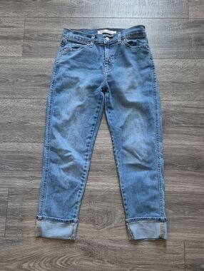 Levi Strauss Signature Womens Mid Rise Medium Blue Cuffed Boyfriend Jeans